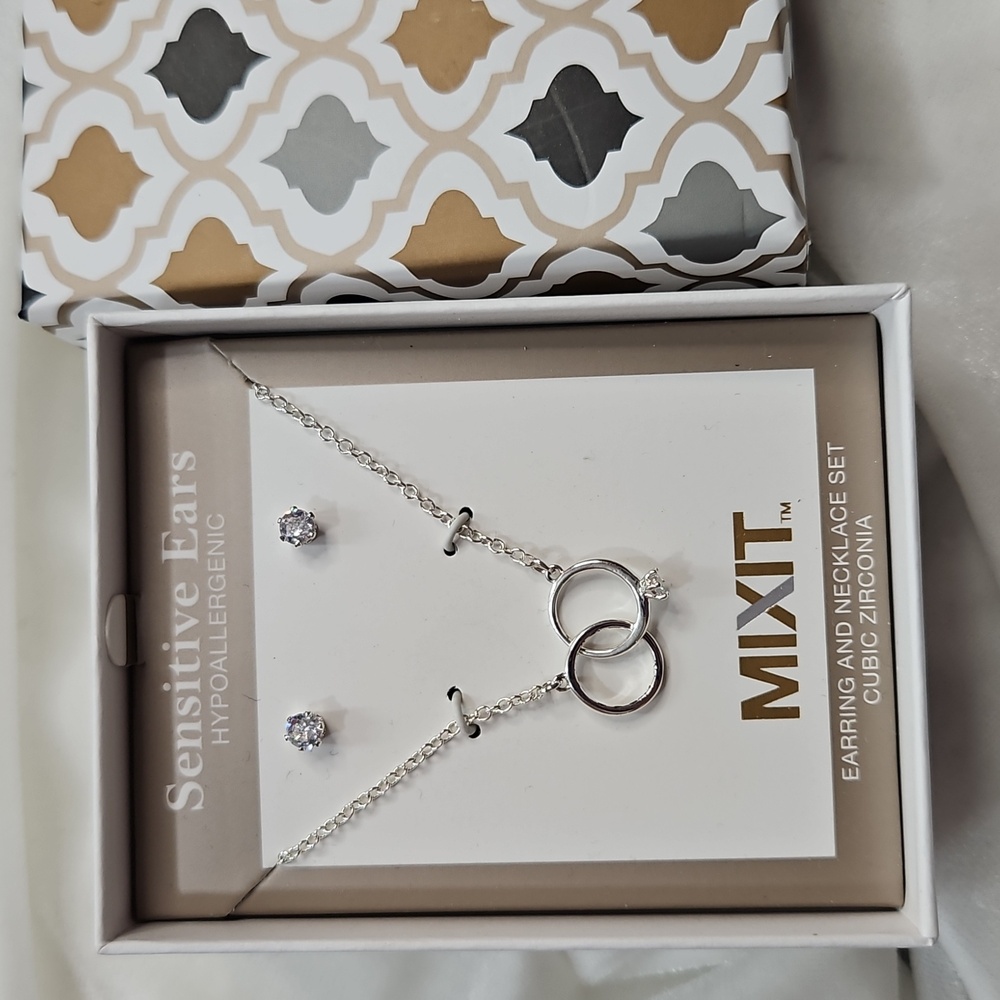 Mixit Jewelry Boxed Set Necklace Earrings Gift Cubic Zirconia NWT Fashion